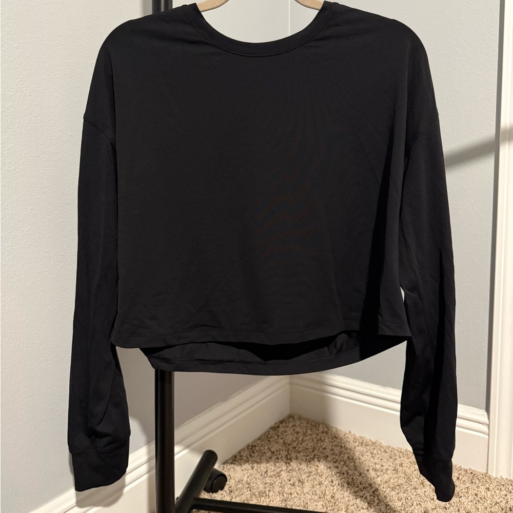 Black lululemon long sleeve workout shirt